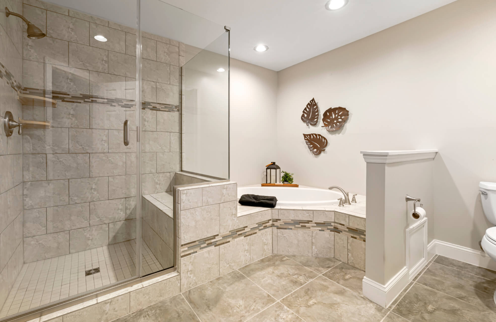 What Are The Best Non-Slip Tiles For Elderly-Friendly Bathrooms?, image size:2000x1300