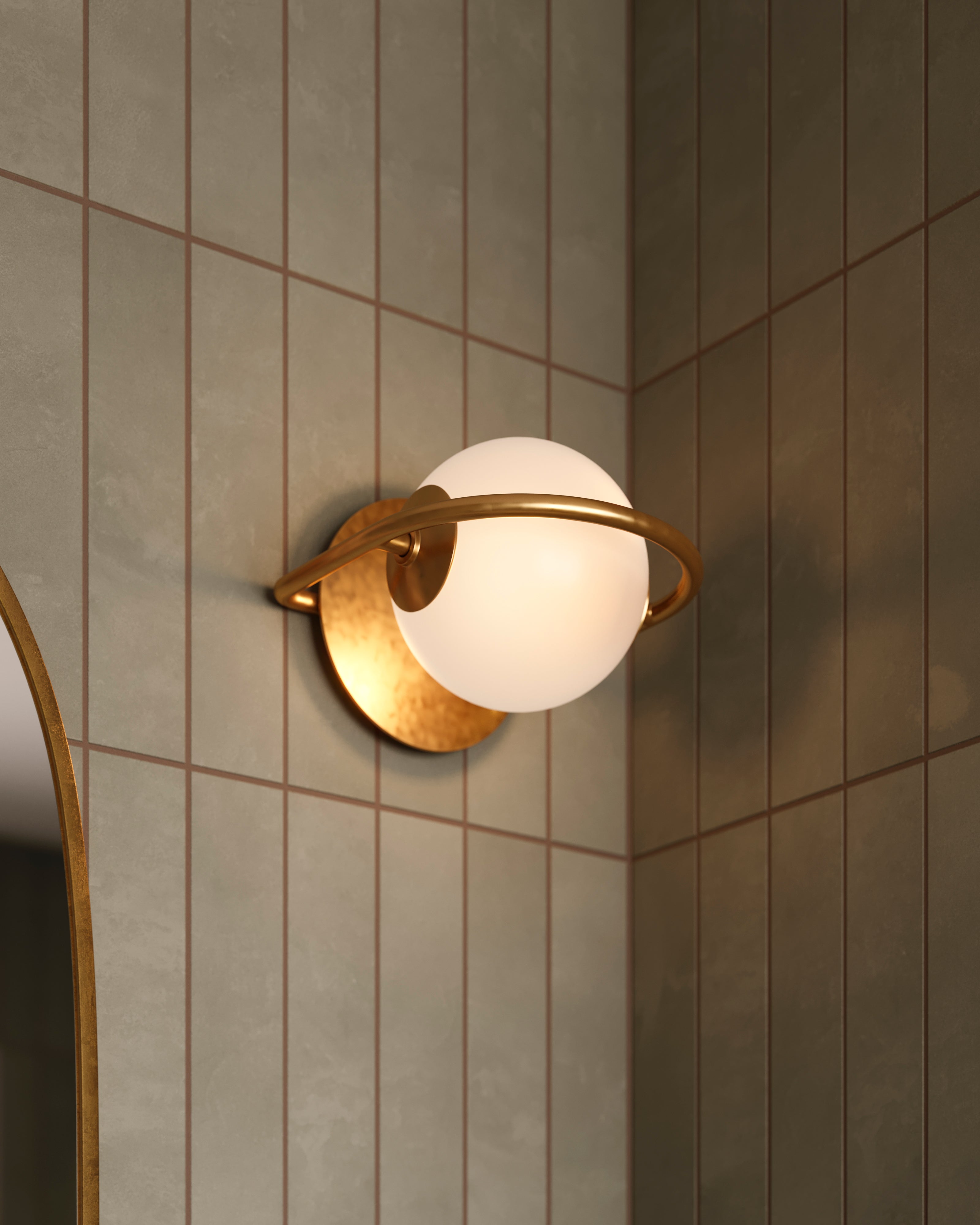 Fionn Wall Sconce in Vintage Brass