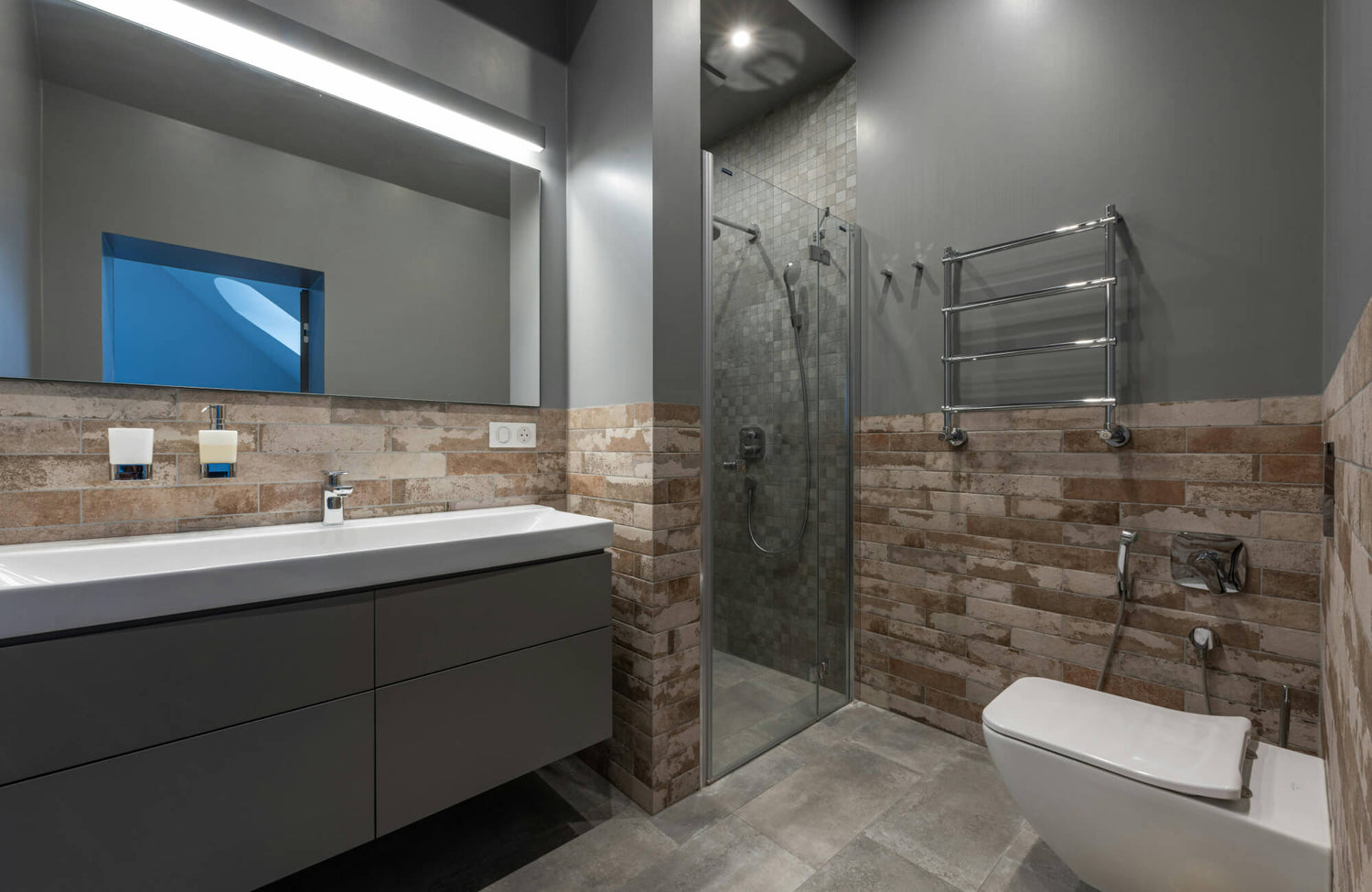 What Should You Look For In A Master Bathroom Vanity?