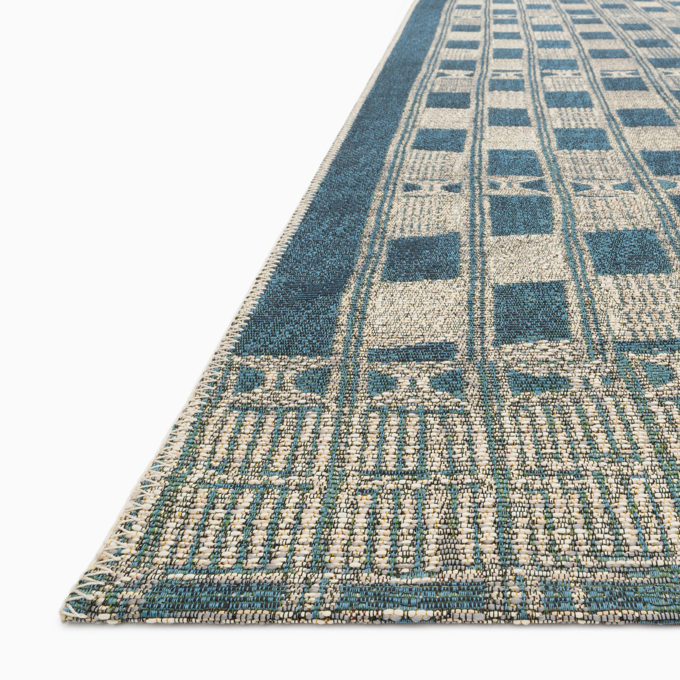Evermere Indoor/Outdoor Rug in Blue / Ivory, 5'3" x 7'8"