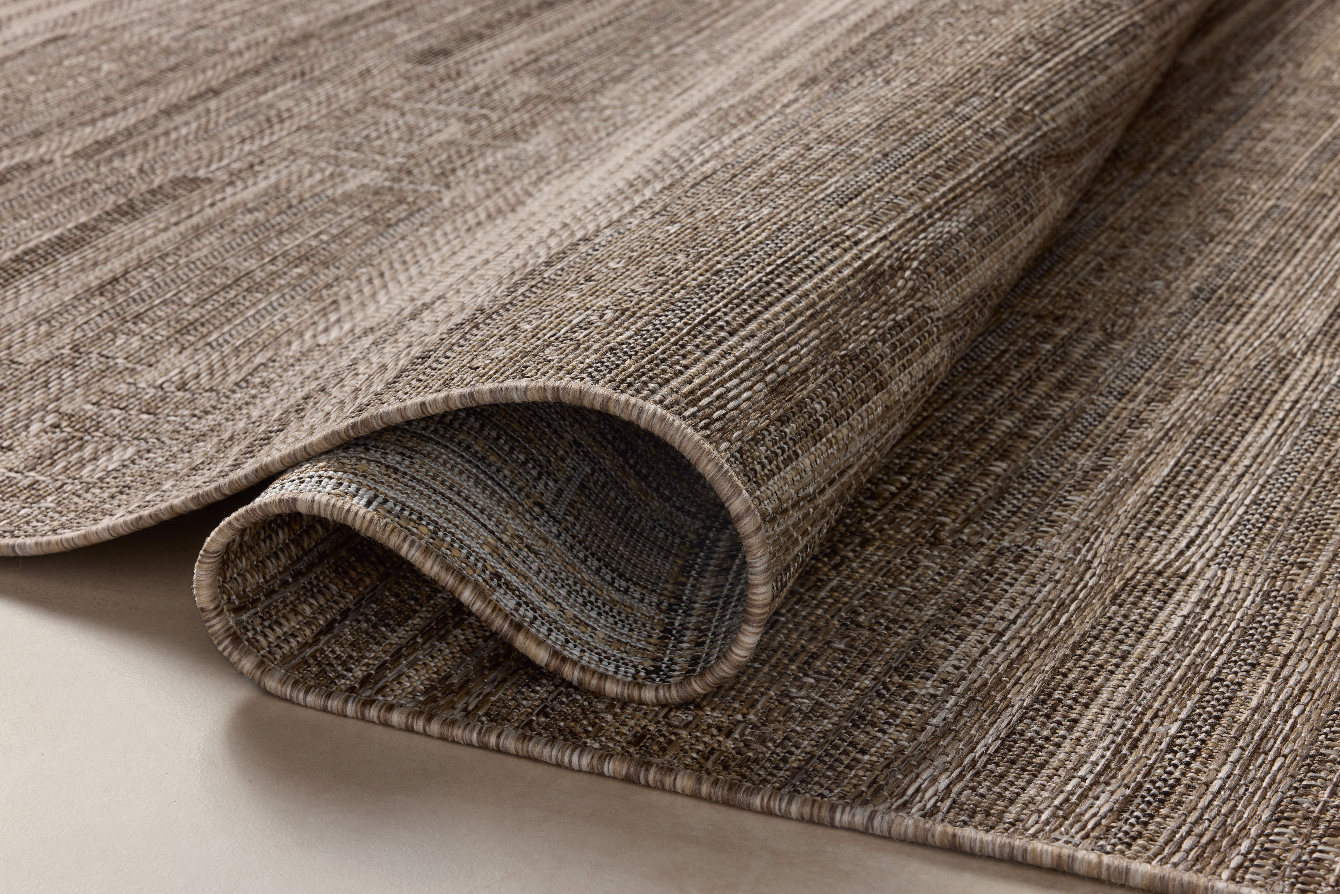 Hemlocke Indoor/Outdoor Rug in Natural / Beige, 2'3" x 3'9"