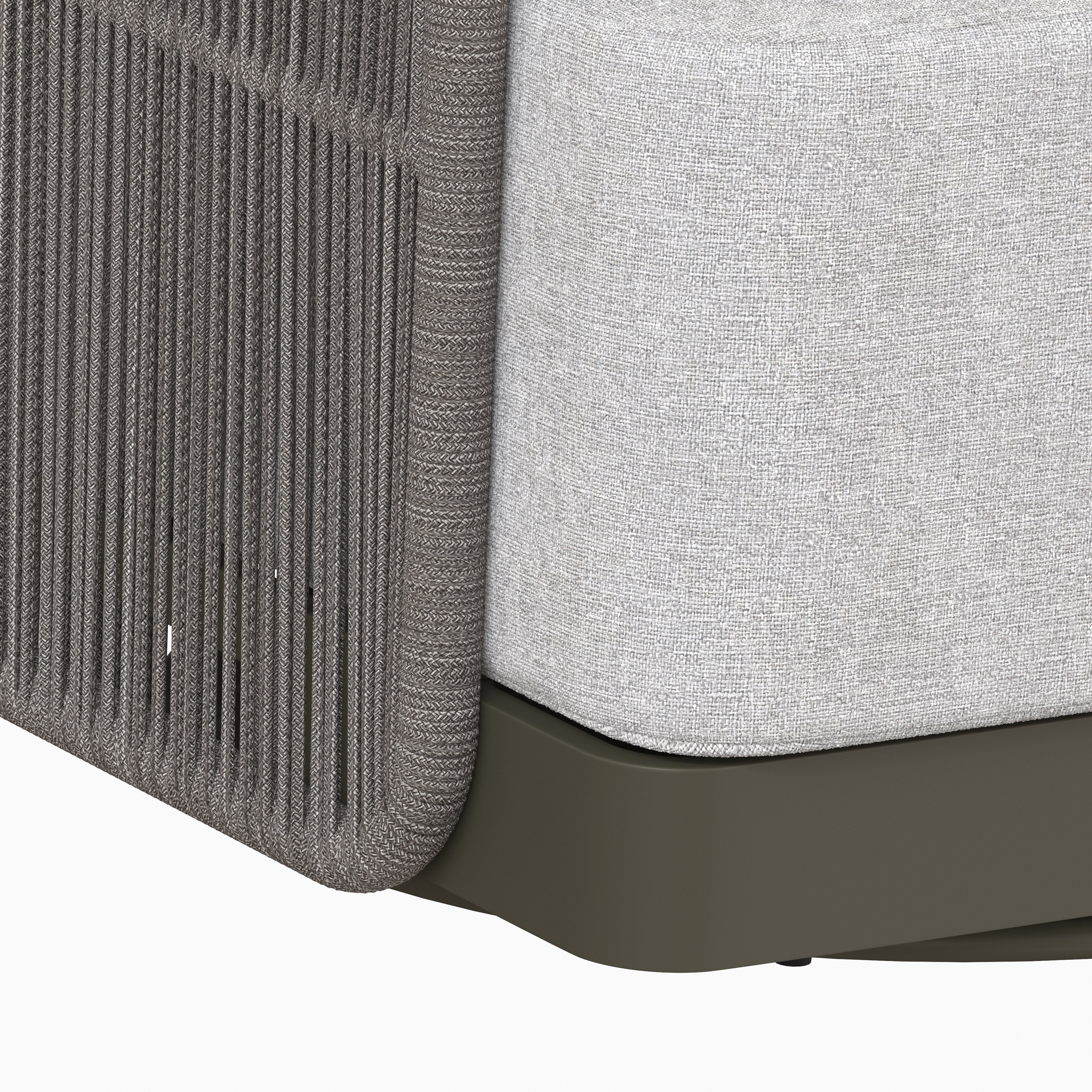 Laveo Outdoor Swivel Chair in Grey