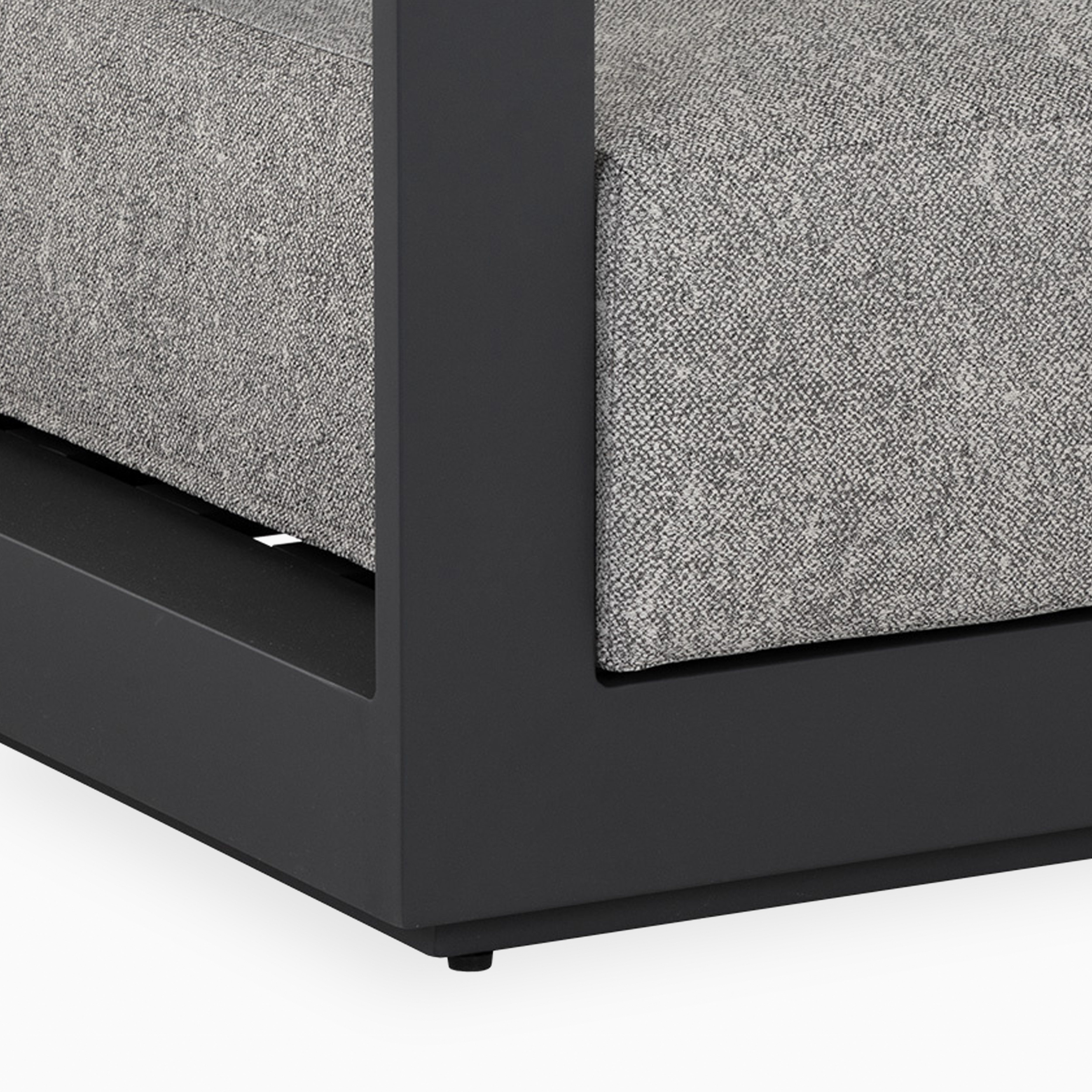 Noa Outdoor Lounge Chair in Grey