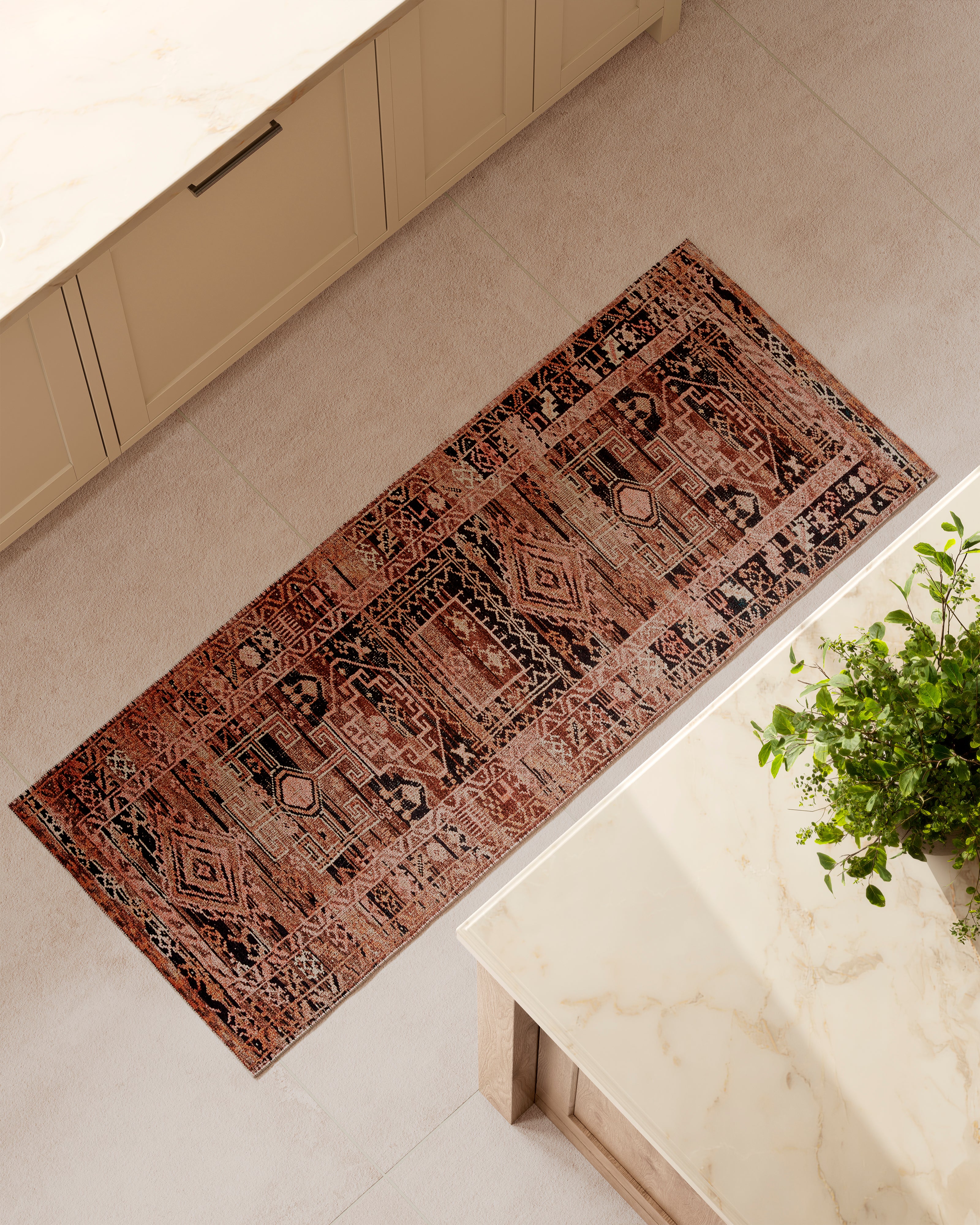 Hutchinson Rug in Rust / Desert