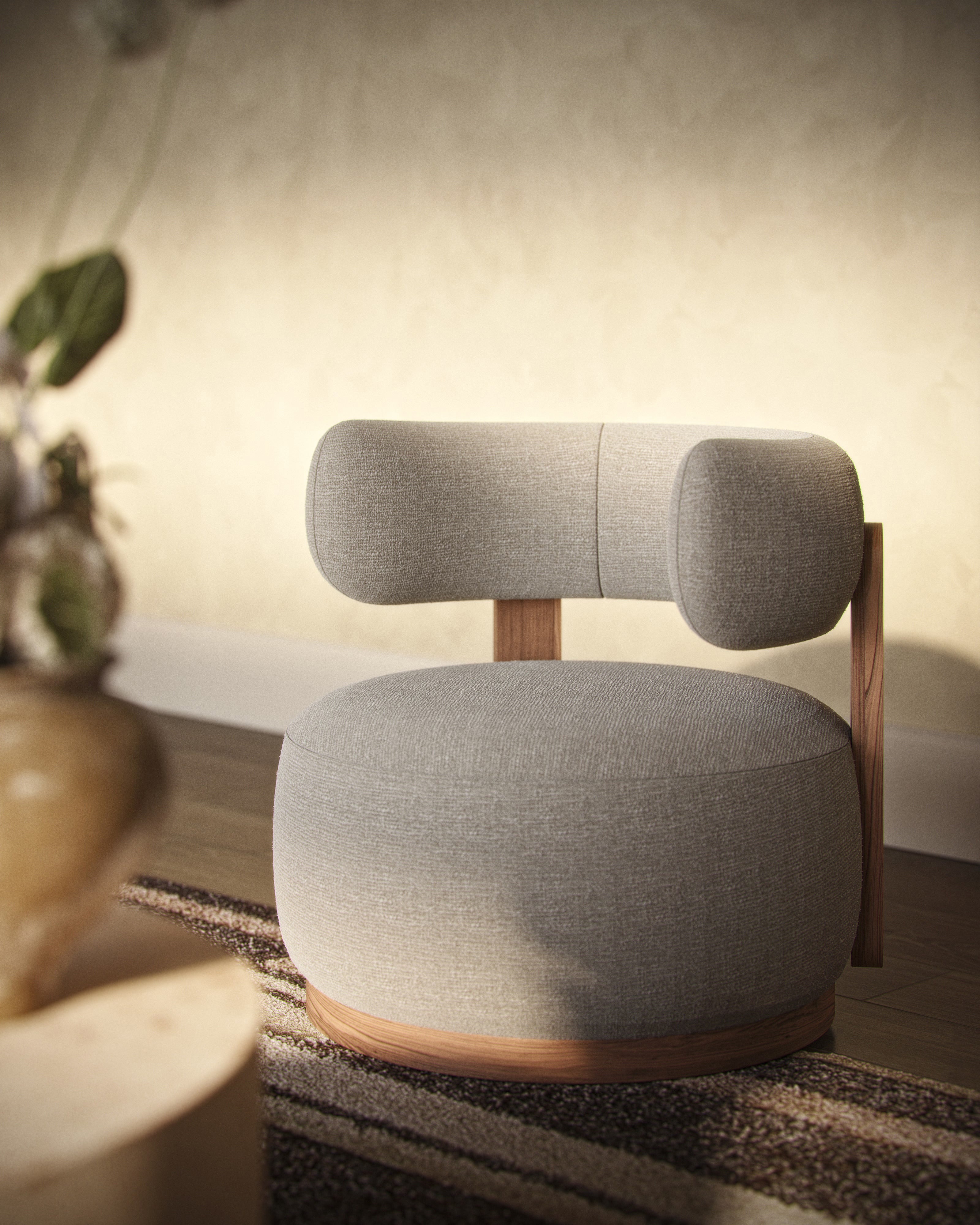 Leandro Swivel Chair in Matte/Bone